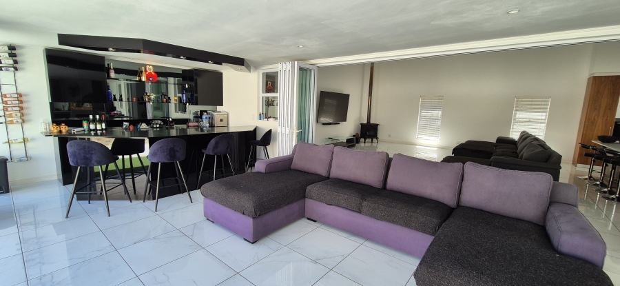 4 Bedroom Property for Sale in Parklands North Western Cape